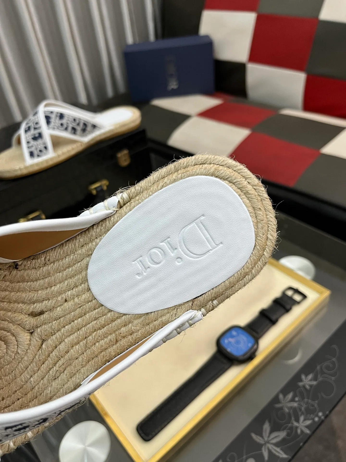 Men's shoes💰320⌚️⌚️DIOR Dior slippers New slippers are on sale simultaneously. Original materials imported from Italy. Fully imported sheepskin lining, sole: original sole provided by the original factory, exclusive movable molded sole, super comfortable, original factory follow-up goods, 🔍🔍high quality, can be entered and exited the counter at will, code number: 38-442️⃣colors available